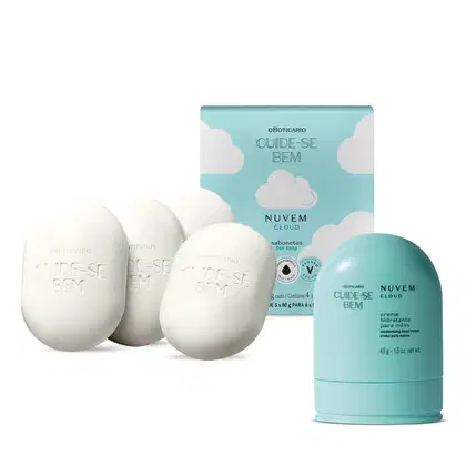 Imagem de produtos Cuide-se Bem Nuvem: um frasco azul com letras pretas de creme para as mãos, quatro sabonetes brancos com o nome da marca gravado e uma caixa azul com estampa de nuvens brancas e letras pretas.