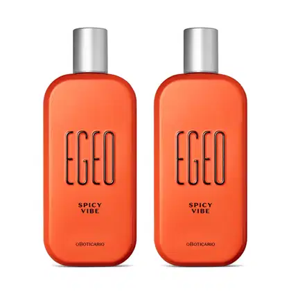 Imagem de dois vidros de desodorante colônia Egeo Spicy Vibe, em embalagem laranja com cantos arredondados, tampa prateada e rótulo em letras pretas. Cada recipiente traz 90ml da fragrância.