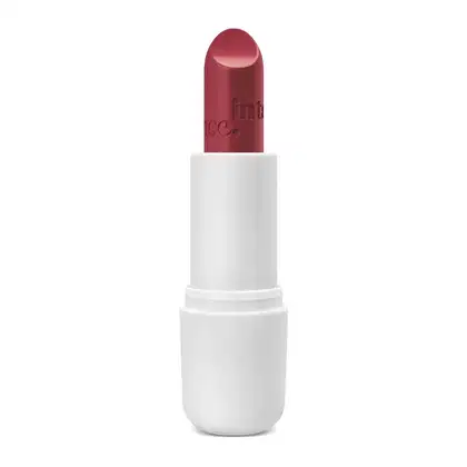 Batom cremoso na cor vermelha 340 da marca Intense em tubo branco.