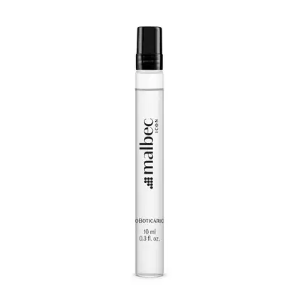 Frasco cilíndrico e transparente de item de perfumaria da marca Malbec Icon, com tampa borrifadora preta e tamanho compacto de 10ml. A marca está gravada em letras pretas no frasco.
