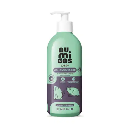 Frasco em tons de azul com pets ilustrados no rótulo, letras pretas e bomba dosadora branca contendo 400ml de condicionador Au.Migos.