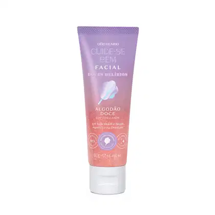 Imagem de um frasco de gel hidratante facial da marca Cuide-se Bem Algodão Doce, com embalagem em tons de roxo e rosa, tampa branca e rótulo contendo um algodão doce ilustrado.