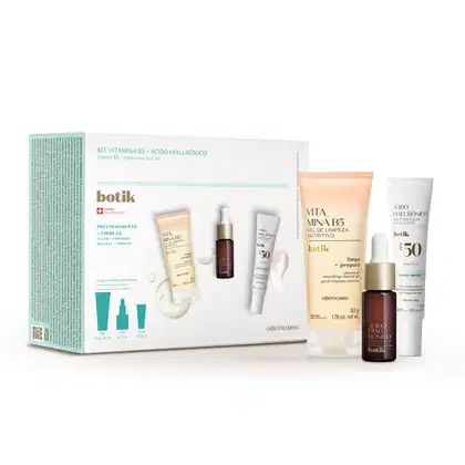 Imagem de um kit de vitamina B5 e ácido hialurônico da marca Botik, contendo frasco de gel de limpeza nutritivo, bisnaga de protetor solar facial e frasco de sérum com ácido hialurônico, além de uma caixa retangular com imagem de todos os produtos.