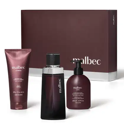 Conjunto de produtos de beleza da marca Malbec, incluindo um frasco de perfume, um recipiente de loção corporal e um tubo de gel de banho, todos em embalagens de design moderno e cores predominantemente marrons.