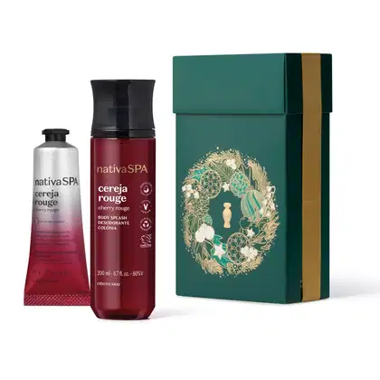 Conjunto de produtos Nativa SPA, incluindo um frasco de creme corporal "Cereja Rouge" em vermelho e uma caixa verde com detalhes dourados, exibindo uma ilustração floral.