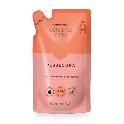 Embalagem plástica laranja em formato de bolsa com rótulo "Cuide-se Bem" e imagem de pêssego. Produto é uma loção desodorante hidratante da marca Pessegura com 350 ml de volume.