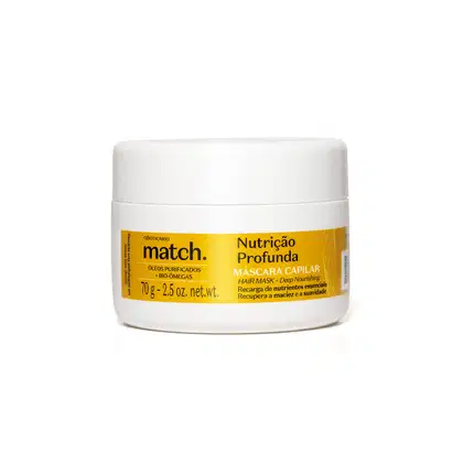 Pote branco com rótulo amarelo contendo máscara capilar da marca Match. Produto de nutrição profunda para cabelos, com óleos purificados e bio-omegas, com peso líquido de 70g.