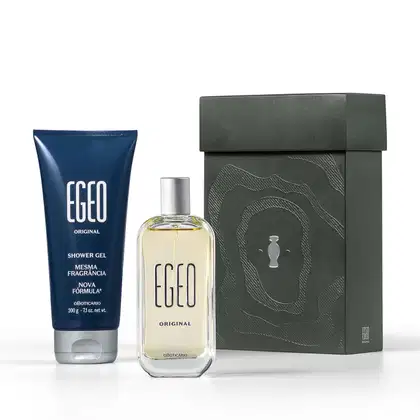 Kit de item de perfumaria da marca Egeo, contendo frasco de fragância e bisnaga de gel de banho, em tons de azul e cinza, com rótulos destacando os nomes "Egeo Original" e "Shower Gel".