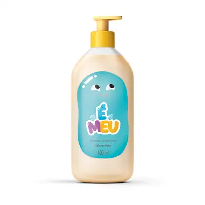 Frasco de sabonete líquido infantil da marca É MEU, com embalagem em cor rosa claro e rótulo azul e amarelo, apresentando um desenho de personagem sorridente e volumetria de 400ml legível no rótulo.