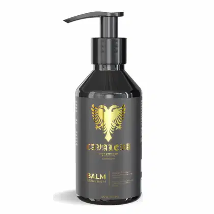 Frasco de bálsamo para barba da marca Cavalera, com design preto e dourado.