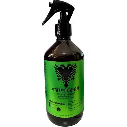 Spray pós-barba Cavalera em frasco preto e verde com logotipo da marca. Produto de cuidados masculinos com 500ml de volume.