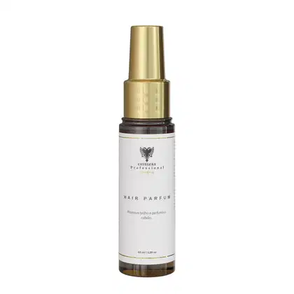 Frasco dourado de perfume para cabelos da marca Cavalera Professional, com rótulo branco e texto em inglês "Hair Parfum". O produto promete perfumar e realçar o brilho dos cabelos.