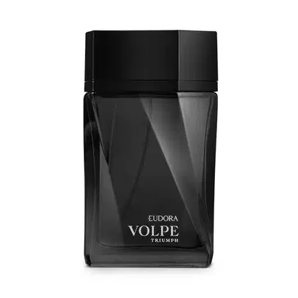 A imagem mostra um frasco de perfume retangular, preto, transparente. Na parte frontal do frasco, está impresso em letras brancas "EUDORA VOLPE TRIUMPH".