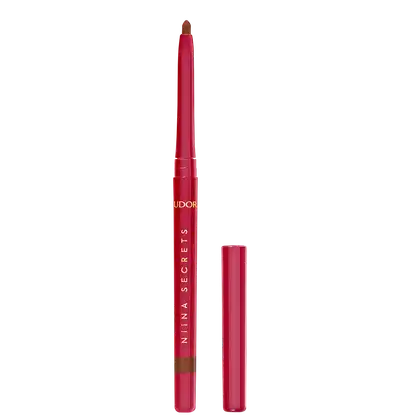 Lápis labial vermelho da marca Eudora com embalagem cilíndrica e tampa rosada, exibindo o nome da marca em letras douradas.
