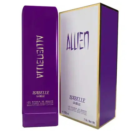 O produto de beleza Isabelle La Belle é apresentado em uma embalagem roxa com detalhes dourados. A caixa exibe o nome da marca "ALLEN" em letras grandes, enquanto o frasco contém o nome "ISABELLE LA BELLE" e a descrição "Beautifying Body Lotion".