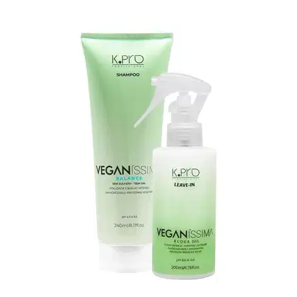 Dois produtos da marca K.Pro: um frasco de shampoo e um frasco de leave-in, ambos com embalagens verdes e rótulos indicando a linha "Veganissima" com foco em equilíbrio e ingredientes vegetais.