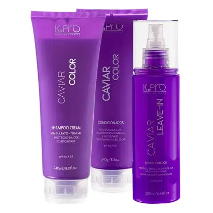 Conjunto de produtos de beleza K.pro da linha Caviar incluindo shampoo, condicionador e leave-in. Embalagens em tons de roxo com textos e logotipos da marca.