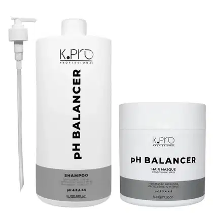 Conjunto de produtos de cuidados capilares da marca K.Pro, incluindo shampoo e máscara capilar, em embalagens brancas e cinzas com rótulos em preto. Acompanha válvula pump.