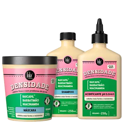 Produtos de beleza da marca Lola From Rio, incluindo máscara, shampoo e condicionador em embalagens plásticas com rótulos em cores rosa e verde.