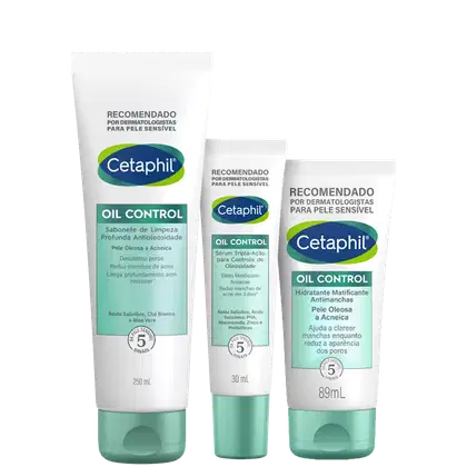 A imagem mostra três produtos da linha Oil Control da marca Cetaphil. O primeiro é um sabonete de limpeza profunda antioledosidade. O segundo é um sérum tripla-ação. O terceiro é um hidratante matificante.  As cores predominantes são branco, azul e verde.
