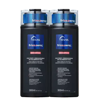 A imagem mostra dois frascos de shampoo da marca Truss, da linha frizz.zero. Esses shampoos são destinados para cabelos indisciplinados ou volumosos.