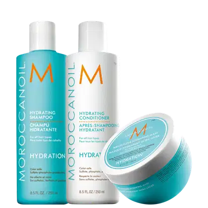 Produtos para cabelos da linha Moroccanoil Hydration. Shampoo em frasco plástico azul turquesa de 250ml. Condicionador em frasco plástico branco de 250ml. Máscara hidratante ultra-leve em embalagem redonda branca e azul turquesa.