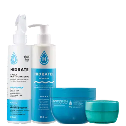 Produtos de cuidados capilares Hidratei. Spray multifuncional em frasco plástico branco com detalhes em azul claro. Shampoo em frasco plástico azul claro. Máscara capilar em pote plástico azul escuro. Máscara capilar em pote plástico azul claro.