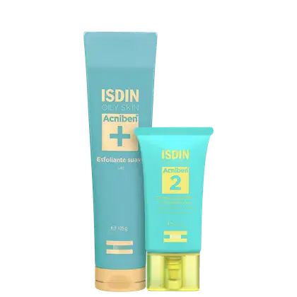 São dois produtos de cuidados para pele oleosa da marca ISDIN. Um é um gel esfoliante suave em um tubo azul claro de 105g. O outro é um creme ou gel para controle de brilho e imperfeições em um tubo menor azul claro.