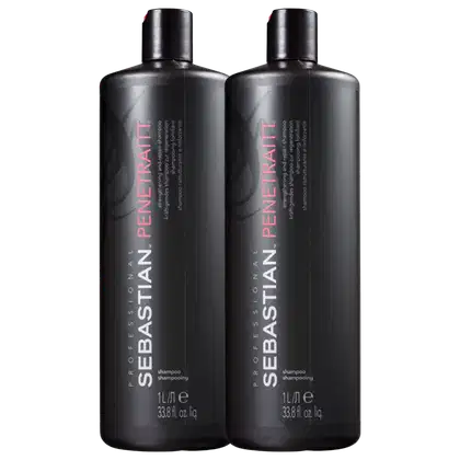São dois frascos de shampoo da marca Sebastian Professional. Os frascos são pretos, altos e cilíndricos, com capacidade de 1 litro ou 33,8 fl oz cada.