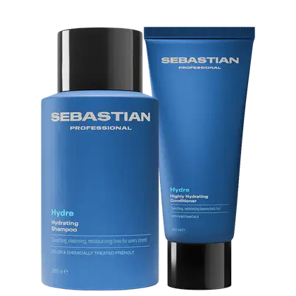 Dois produtos da marca Sebastian Professional: um frasco de shampoo hidratante azul e um tubo de condicionador hidratante azul, ambos com rótulos e embalagens em tons de azul.