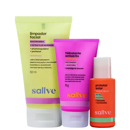 Três produtos da marca Sallve: um limpador facial em embalagem verde, um hidratante antiátrito em embalagem rosa e um protetor solar em embalagem laranja, todos com rótulos e informações visíveis.