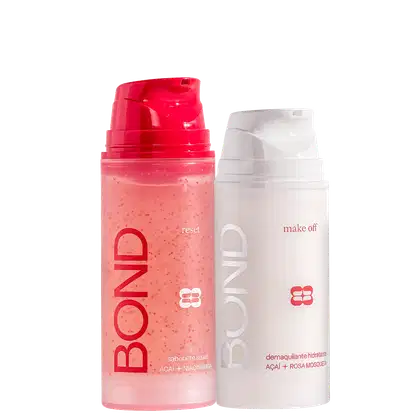 Dois produtos de beleza da marca Bond Rio: um sabonete suave rosa com ingredientes de açaí e niacinamida, e um demaquilante hidratante branco com açaí e rosa mosqueta, ambos em embalagens plásticas com rótulos vermelhos.