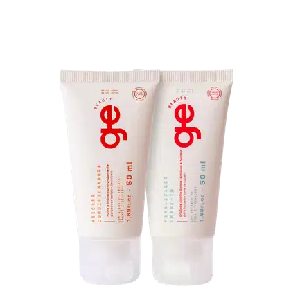 Kit GE Beauty com duas embalagens brancas e tampas translúcidas. Design minimalista com logo "ge" em destaque central.