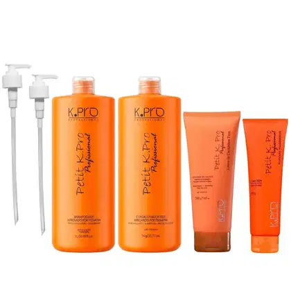 Kit com shampoo, condicionador, ativador de cachos e pomada modeladora da linha Petit, da marca K.Pro. Acompanha também 2 válvulas pump.