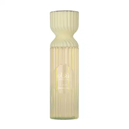 Frasco de body splash Lattafa Anghara com detalhes dourados. O rótulo exibe o nome da marca e a designação "Perfume Mist".