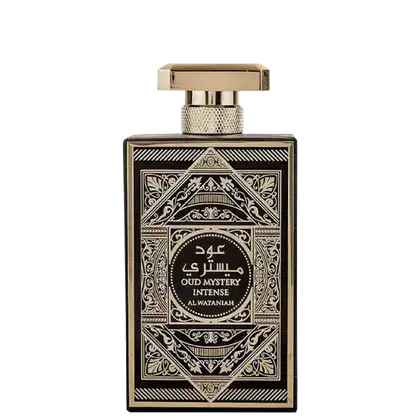 Frasco de perfume Al Wataniah Oud Mystery Intense, com design ornamental em preto e dourado, rótulo destacado com texto árabe e inglês.