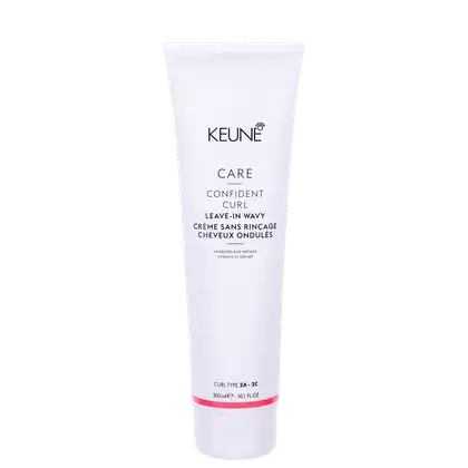 Tubo branco de 300 ml da linha Confident Curl da Keune, um creme para ondas deixar-no-cabelo que hidrata e define os cachos, conforme indicado no rótulo.