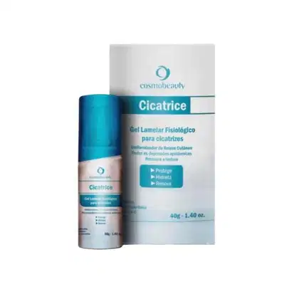 O produto é um gel lamelar fisiológico para cicatrizes da marca Cosmobeauty, em embalagem de 40g com rótulo azul turquesa. O produto promete proteger, hidratar e renovar a pele.