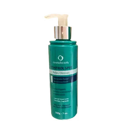 Sabonete facial da linha Control Spec da marca Cosmobeauty, destinado a peles oleosas. O frasco possui um dispensador de bomba na parte superior, com acabamento metálico. O rótulo contém informações como o nome "Control Spec" e a descrição "Peles Oleosas"