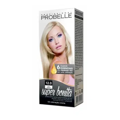 Produto de coloração de cabelos da marca Probelle. Caixa retangular branca com imagem de uma mulher loira de cabelos longos e maquiagem marcante nos olhos. Rótulo preto na parte inferior com o nome "Super Bonita 12.0"