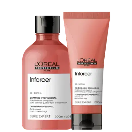 Shampoo e condicionador da linha Inforcer da L'Oréal Professionnel. Embalagens plásticas na cor rosa claro. O shampoo vem em um frasco de 300ml com bomba dosadora preta. O condicionador em um tubo de 200ml.