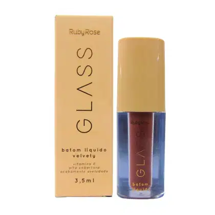 Batom líquido Ruby Rose. A embalagem consiste em um frasco de vidro com uma tampa. O rótulo exibe o nome da marca "Ruby Rose" e a descrição do produto "batom líquido velvety". A cor predominante do batom é um tom avermelhado.