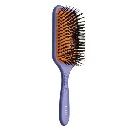 Escova raquete Premium Hair Designer, da marca Ricca.