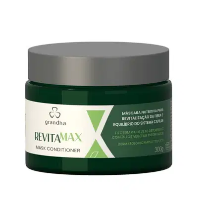 Máscara nutritiva para revitalização da fibra e equilíbrio do sistema capilar, com fitoterapia de alto desempenho e óleos vegetais preservados, em embalagem verde e prata de 300g da marca Grandha RevitaMax.
