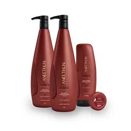 4 produtos da linha, shampoo e máscara de 1L, finalizador 250g e dose concentrada de tratamento 25g. Todos na cor jambo (marrom avermelhado, quase cacau) e tampa preta.
