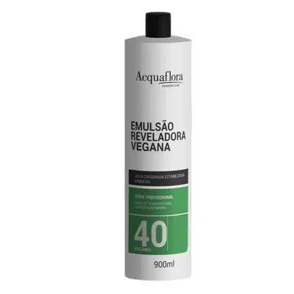 Emulsão reveladora vegana da marca Acquaflora, em frasco branco com rótulo verde, contendo 900ml e indicando 40 volumes. O produto é descrito como uma série profissional para cabelos.