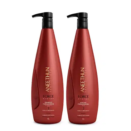 Dois frascos de plástico vermelho com bombas pretas no topo, contendo produtos para cabelos da linha Force System da marca Aneethun. Um frasco está rotulado como "Shampoo Fortalecedor" e o outro como "Máscara Fortalecedora".