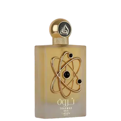 Frasco de perfume dourado da marca Lattafa, com design moderno e detalhes em preto. O rótulo apresenta o nome "Tharwah Gold" em árabe e em inglês, além de um símbolo atômico estilizado.