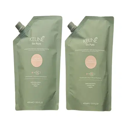 São produtos de cuidados capilares da marca Keune, da linha So Pure. Há duas embalagens flexíveis de plástico reduzido em forma de sachês, com 400ml cada.