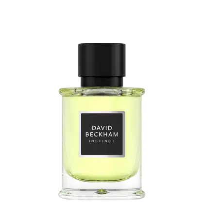 Perfume em frasco de vidro transparente contendo líquido amarelo claro. Embalagem preta com rótulo retangular preto exibindo o texto "DAVID BECKHAM INSTINCT" em letras prateadas. Formato cilíndrico com tampa preta fosca na parte superior.